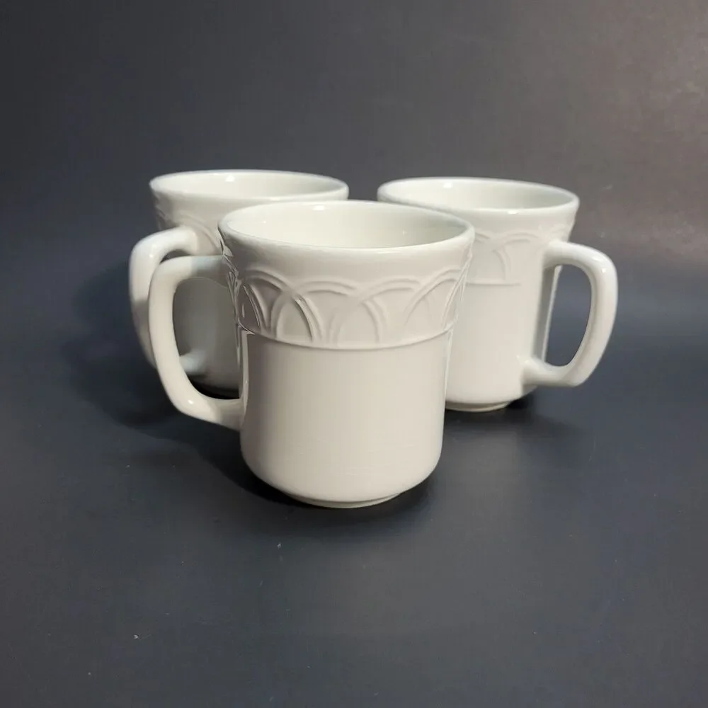 Pier One Import Coffee Mugs Made In Italy White Set Of 3. Glazing